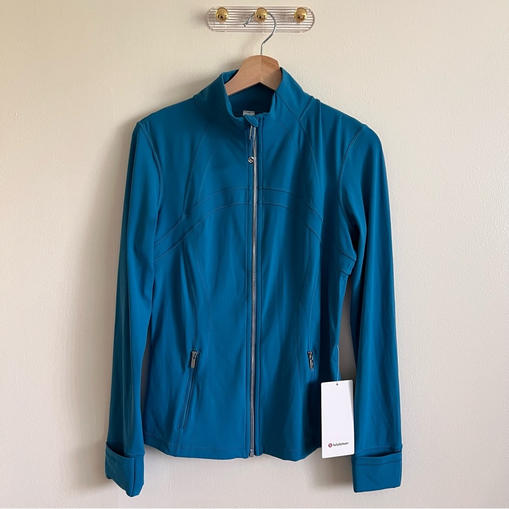 Lululemon Define Jacket *Nulu
Hawaiian Blue / Mirror Silver
Size 10